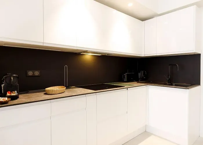 Daire Superb 2 Beds 2 Baths Next To Martinez