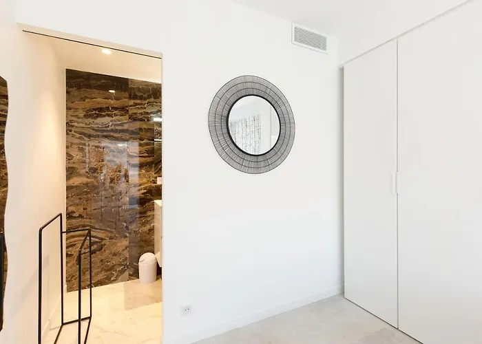 Superb 2 Beds 2 Baths Next To Martinez * Cannes